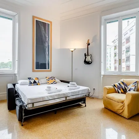 Apartment Bmga L Elegant Four-room Apt For 8 Guests In Prati Rome