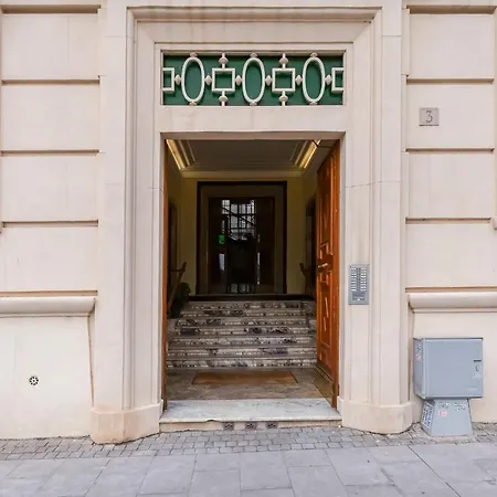 Apartment Bmga L Elegant Four-room Apt For 8 Guests In Prati